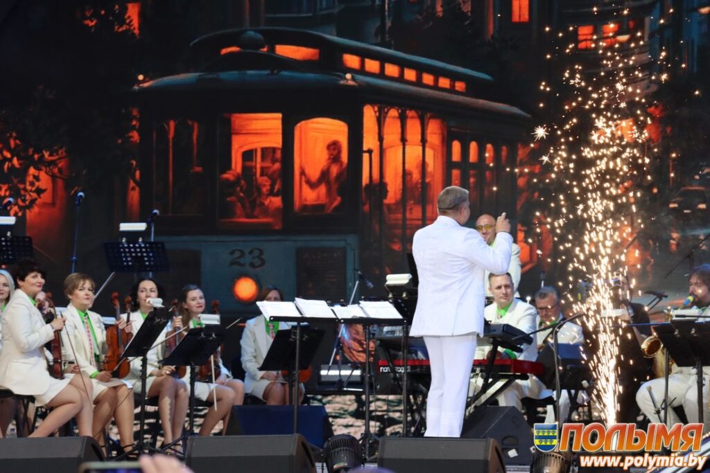 В Мирском замке прошел концерт «Музыка вне времени» заслуженного коллектива Республики Беларусь Национального академического концертного оркестра Беларуси им. М.Я.Финберга