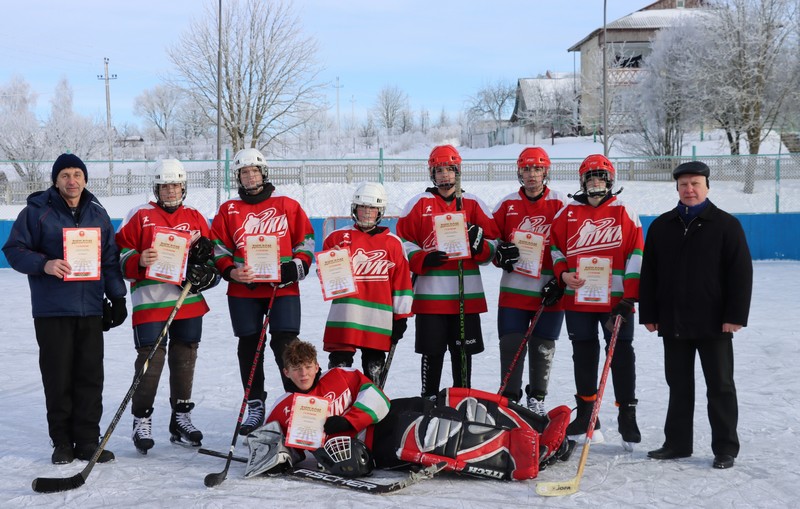В агрогородке Луки прошли Кореличские районные соревнования по хоккею на призы клуба «Золотая шайба»