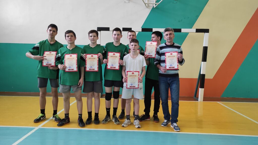 В Кореличском районе прошли финальные соревнования по волейболу  среди девушек и юношей 2008-2010 г.р.