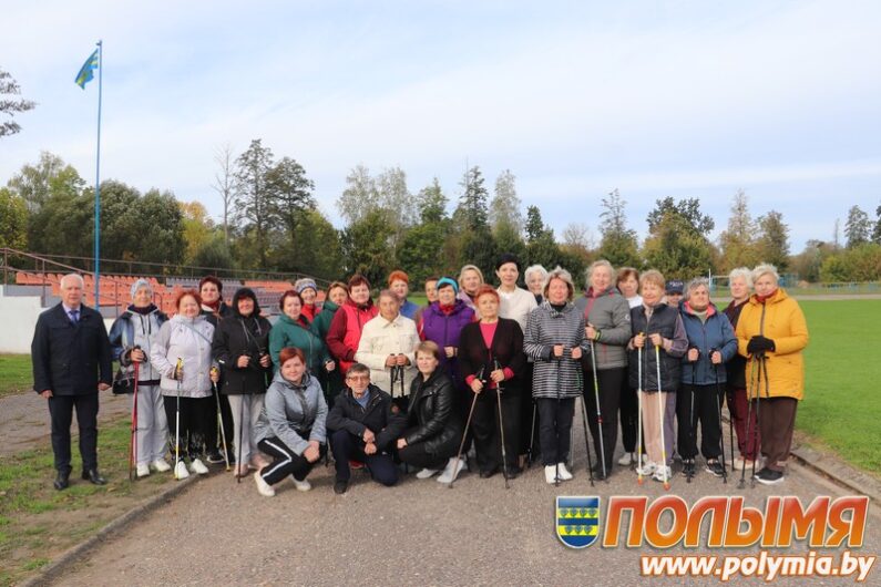 В Кореличах проведен III Республиканский марафон по скандинавской ходьбе «Шаг к долголетию» для людей золотого возраста