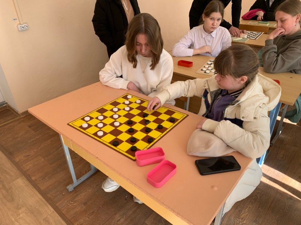 В Кореличах состоялись соревнования по шашкам и шахматам