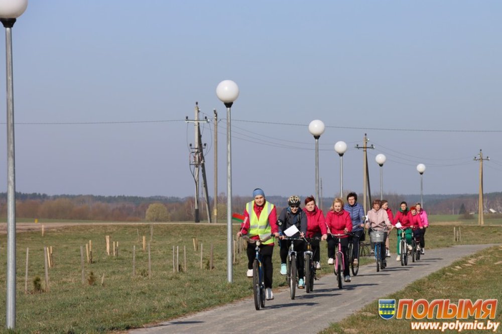 В Кореличах состоялся велопробег, посвященный Дню единения народов Беларуси и России