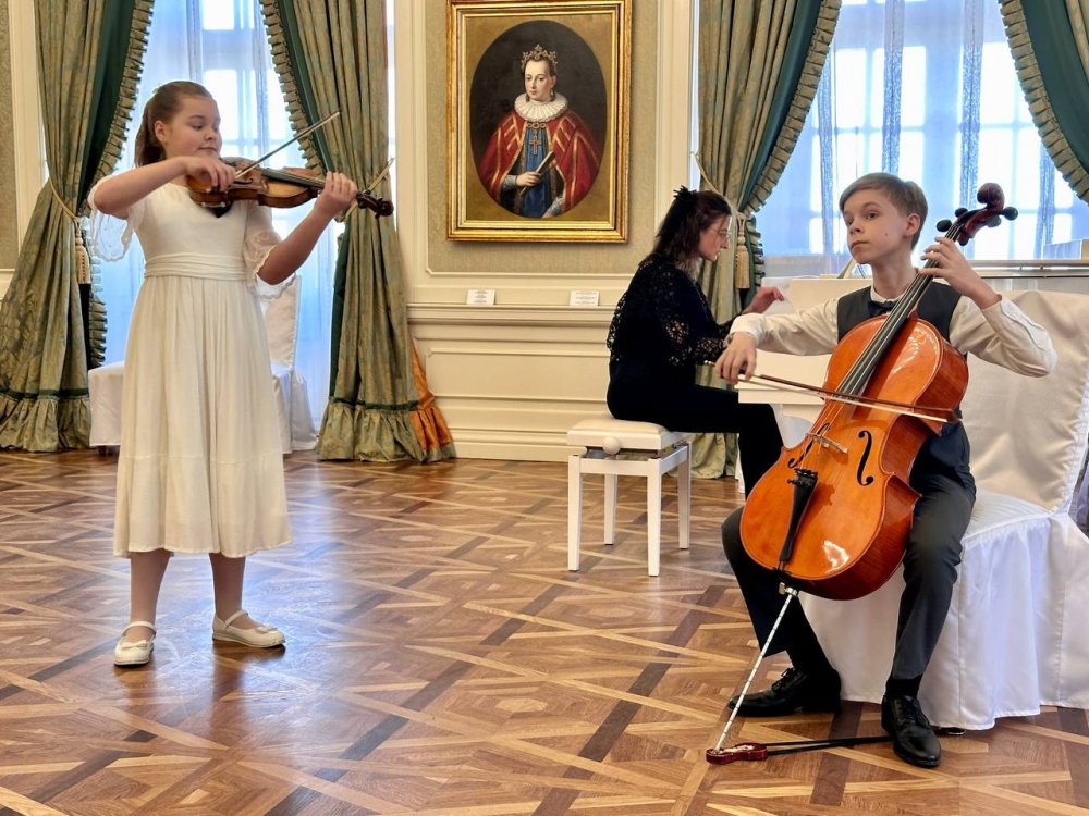 «Музыкальный Мир» в Мирском замке