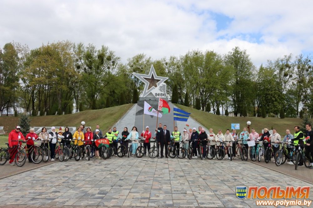 В Кореличском районе велопробег «От памятника к памятнику» в честь 80-летия Победы собрал патриотов