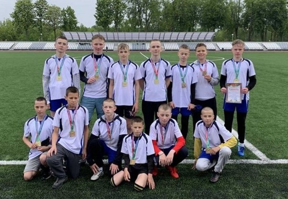 Юные кореличские футболисты заняли первое место в областной спартакиаде «Колосок»
